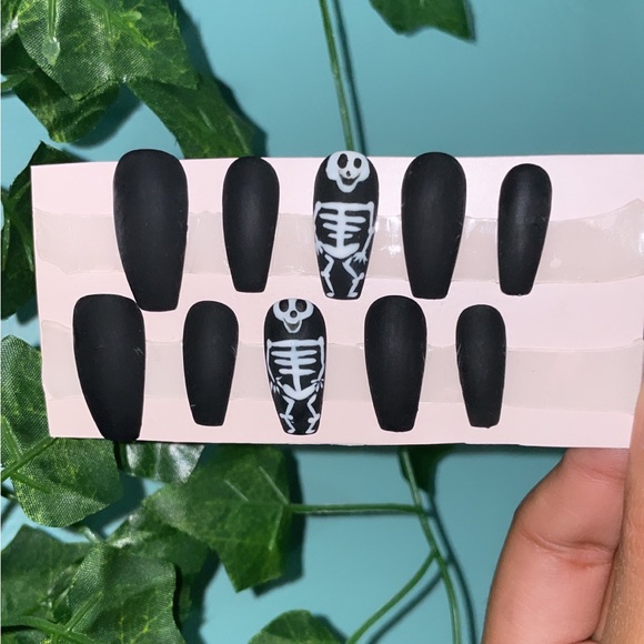 HALLOWEEN PRESS ON NAILS - Picture 2 of 3